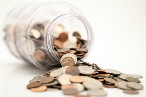 企業(yè)支付多筆勞務(wù)費(fèi)給個(gè)人，是否需要代扣代繳個(gè)人所得稅？并去稅務(wù)機(jī)關(guān)代開發(fā)票？